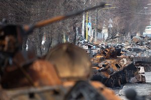 Die ukrainische Hauptstadt Kiew war Anfang April 2022 noch hart umkämpft. Dieses Foto wurde bei einem Lokalaugenschein der Präsidenten Wolodymyr Selenskyj aufgenommen. (Foto: president.gov.ua (http://president.gov.ua/); CC BY 4.0)