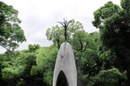 Das Denkmal zeigt die Schülerin Sadako Sasaki. (Foto: Sascha Harold)