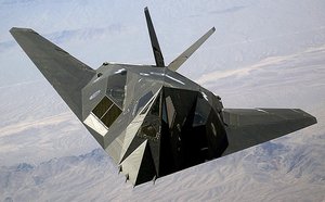 Das Tarnkappenflugzeug F-117 Nighthawk. (Foto: Staff Sgt. Aaron Allmon/U.S. Air Force)