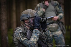 Die Teilnehmer des Lehrganges werden bei allen Ausbildungsschritten von einem Ausbilder begleitet, der sie ebenfalls unterstützt und bewertet. (Foto: Martin Schwarz)