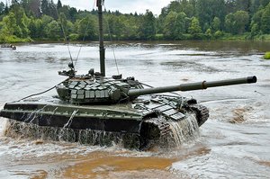 Ein T-72  hat eine Watfähigkeit von 1,2 Meter ohne und fünf Meter mit Vorbereitung. (Foto: MoD Russia, gemeinfrei)