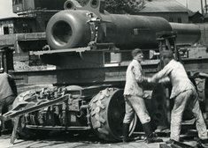 Transport der 38-cm-Haubitze in das Wiener Arsenal nach dem Ende des Ersten Weltkrieges. (Foto: HGM)