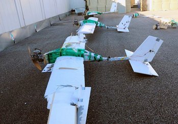 Ein Schwarm Unmanned Aerial  Vehicles beim Angriff auf den russischen Luftwaffenstützpunkt in Syrien zum Einsatz kamen.