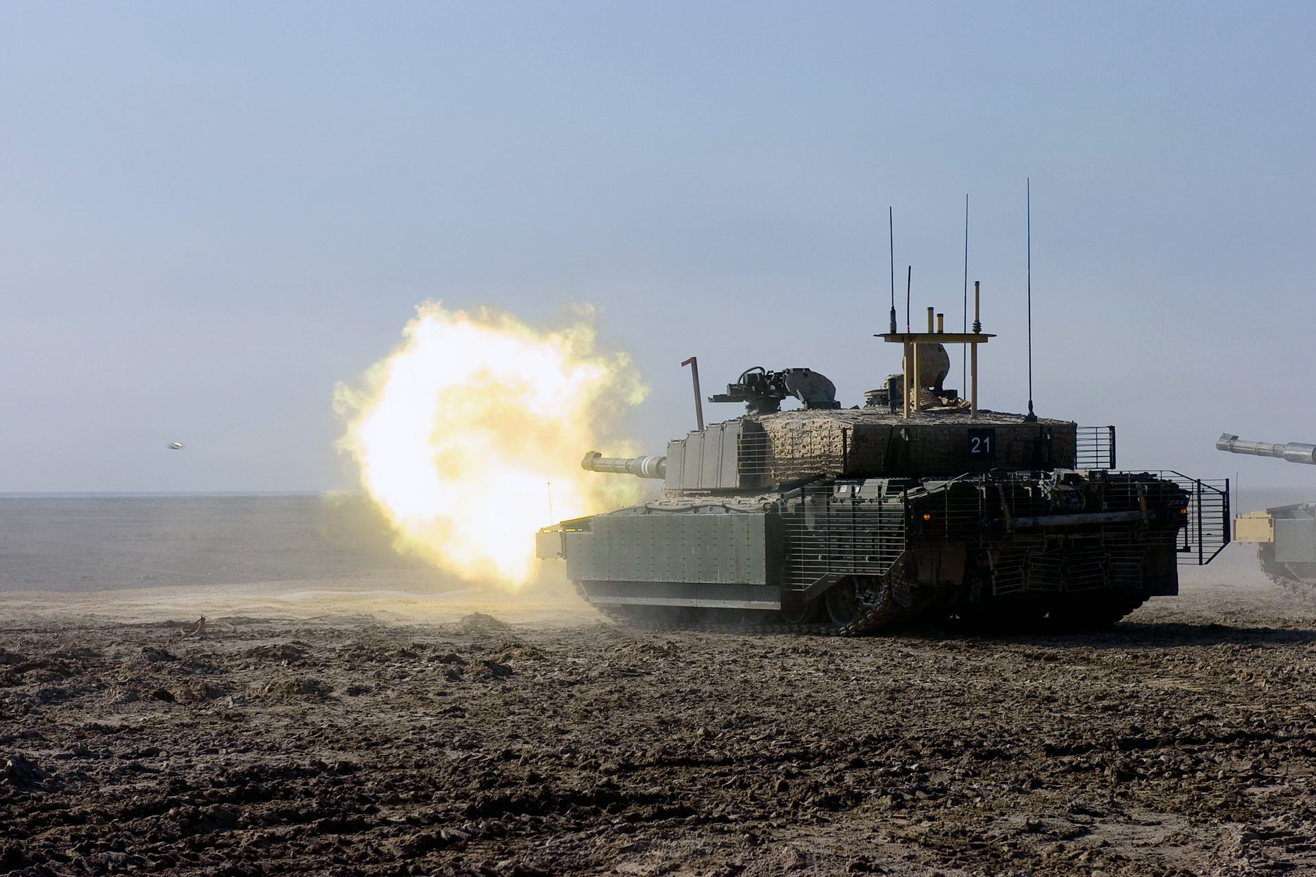 Britische Challenger-II-Panzer (Bild) sollen ein Upgrade erhalten und unter anderem mit dem israelischen 360-Grad-Helmvisiersystem „Iron Vision X Ray“ ausgestattet werden. (Symbolfoto: Defenselmagery.mil, gemeinfrei)